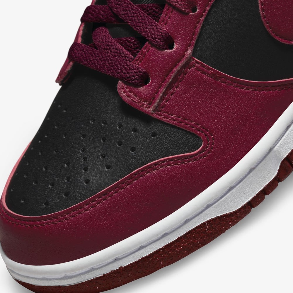 nike dunks dark red